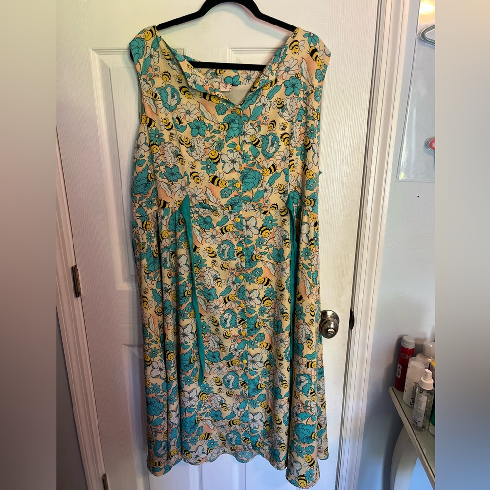 Banned Apparel Dancing Days Watching the Skies Bumble Bee Floral Retro Dress 4X